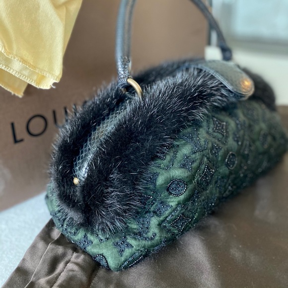 Louis Vuitton Mousseline Demi Lune - Picture 12 of 14